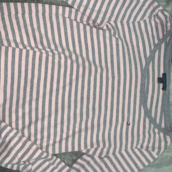 Tommy Hilfiger long sleeve - Picture 1 of 3
